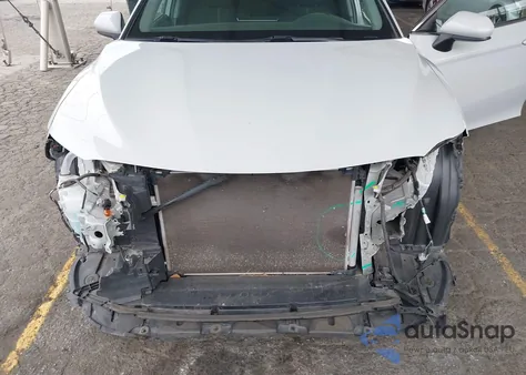 2022 Toyota Camry Le z USA, uszkodzony, nr VIN 4T1C11AK0NU069640